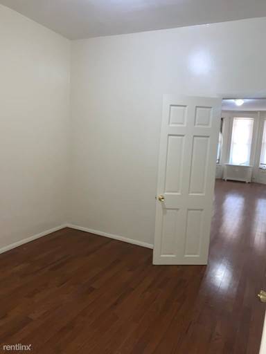 Main picture of 279 E 32nd St