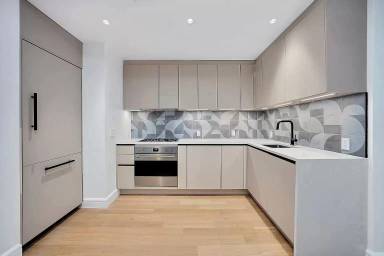 Main picture of 176 W 87th St