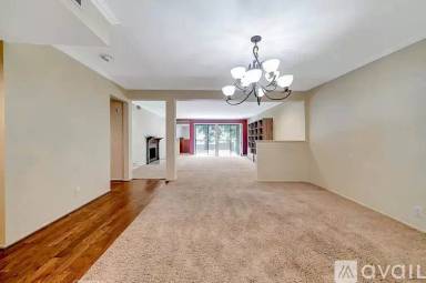 Main picture of 18324 Clark St