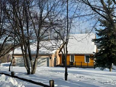 Main picture of 408 Crestmont Dr