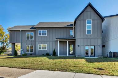 Main picture of 1738 Dr Db Todd Jr Blvd