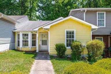 Main picture of 5640 Waterford Ct