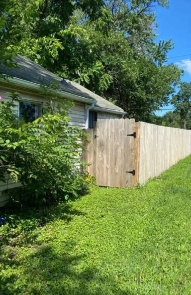 Main picture of 1343 Rhodes St