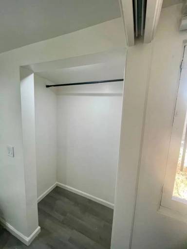 Main picture of 1440 Vine St