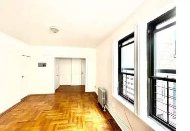 Main picture of 674 47th St