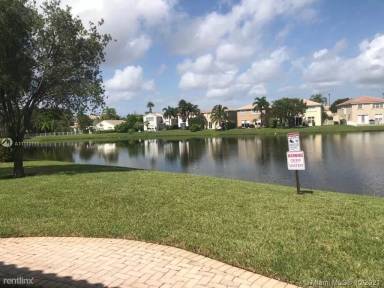 Main picture of 1892 SW 162nd Ave