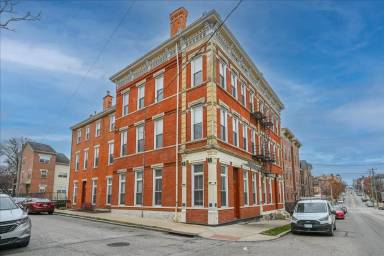 Main picture of 213 E University Ave
