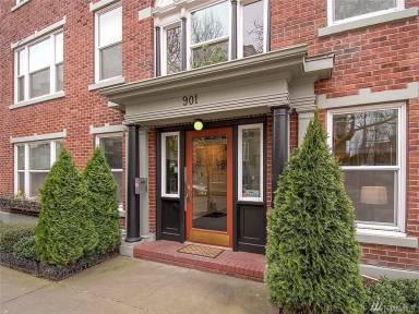 Main picture of 901 NE 43rd St