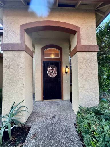 Main picture of 351 Seaton Dr