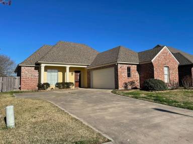 Main picture of 204 Meadow Lake Dr