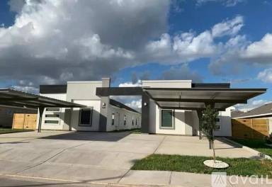 Main picture of 2204 S Sports Dr