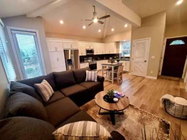 Main picture of 2633 Acuna Ct