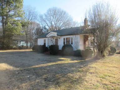 Main picture of 1073 W Highway 150