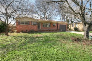 Main picture of 2004 Laverne Dr NW