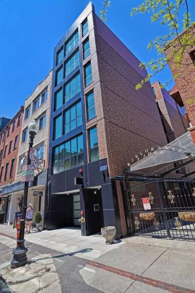 Main picture of 236 Hanover St