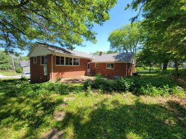 Main picture of 1103 College St