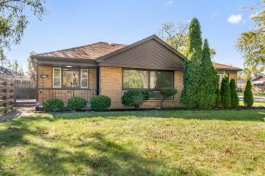 Main picture of 17135 Highland Ave