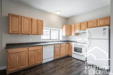Main picture of 4655 N Lincoln Ave