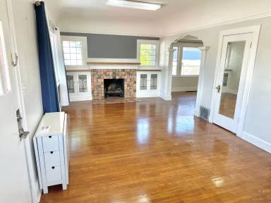 Main picture of 6339 NE Sandy Blvd