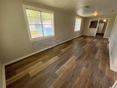 Main picture of 411 S Philbrick Ave