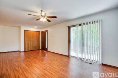 Main picture of 412 N Oakwood Rd