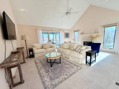 Main picture of 104 Highview Ln