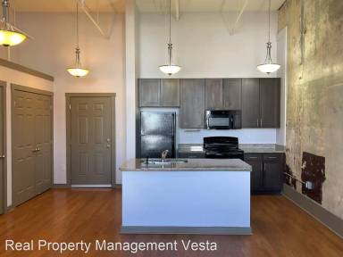 Main picture of 450 3rd St