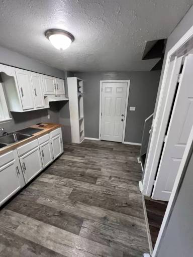 Main picture of 6606 Hosmer Ave
