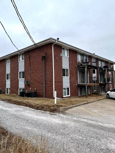 Main picture of 3831 S 46th St