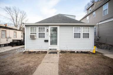 Main picture of 7338 Forrest Ave