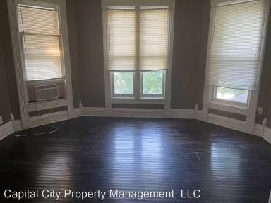 Main picture of 830 W Jefferson St