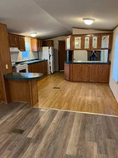 Main picture of 164 Lynn Dr