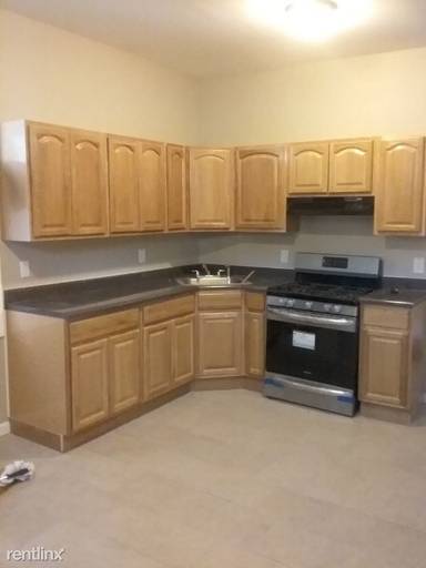 Main picture of 12 N 11th St