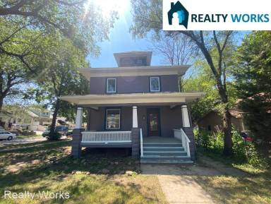 Main picture of 2937 Randolph St