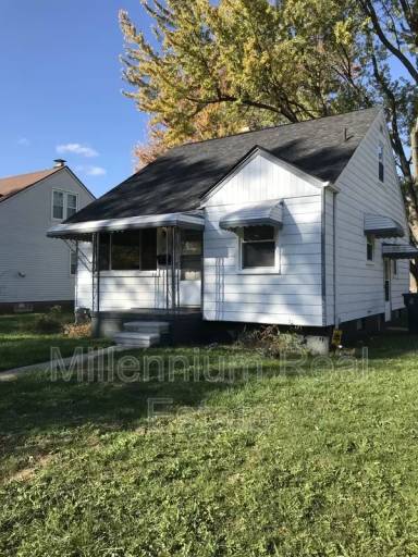 Main picture of 621 4th Ave
