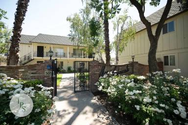 Main picture of 5090 N Roosevelt Ave