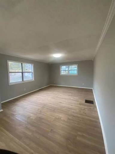 Main picture of 53 Banks Dr