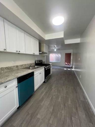 Main picture of 14026 Paramount Blvd