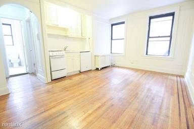 Main picture of 2 E 52nd St