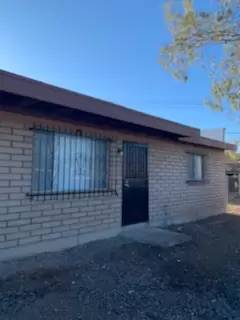 Main picture of 4160 E 32nd St