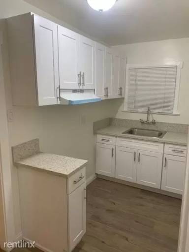 Main picture of 2205 Sichel St