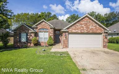 Main picture of 811 Maple St
