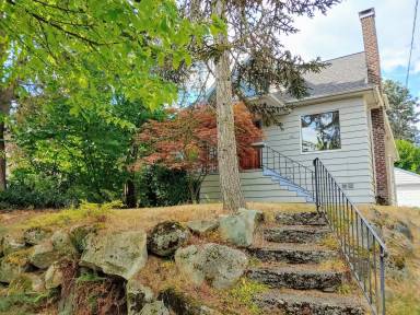 Main picture of 5111 Latona Ave NE