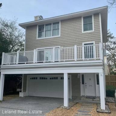 Main picture of 305 51 1/2 St