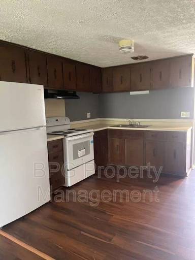 Main picture of 123 Circle Dr