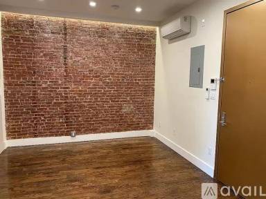 Main picture of 2156A Fulton St