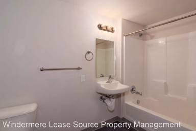 Main picture of 1026 W 1st St