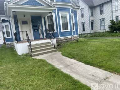 Main picture of 128 Park Ave