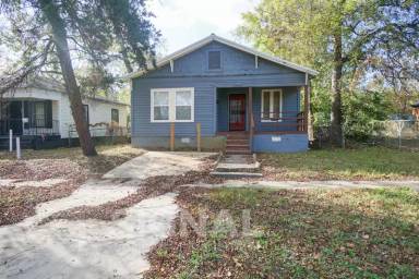 Main picture of 974 2nd St N