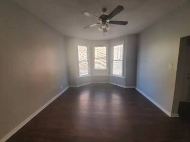 Main picture of 6544 S Champlain Ave